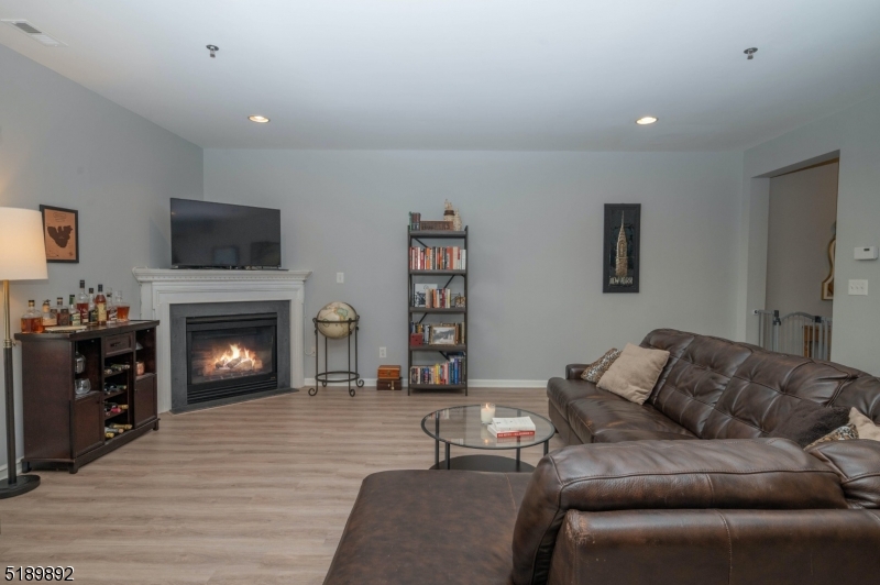 45 Taft Ln