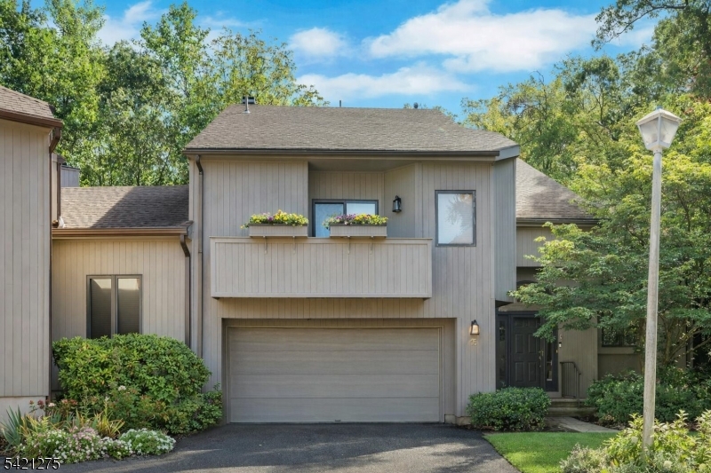 15 Robinhood Dr