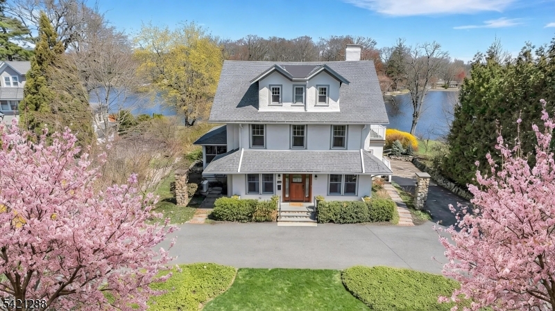 17 Briarcliff Rd