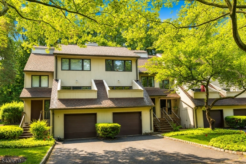 7 Newcastle Ct