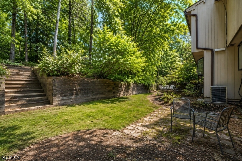7 Newcastle Ct