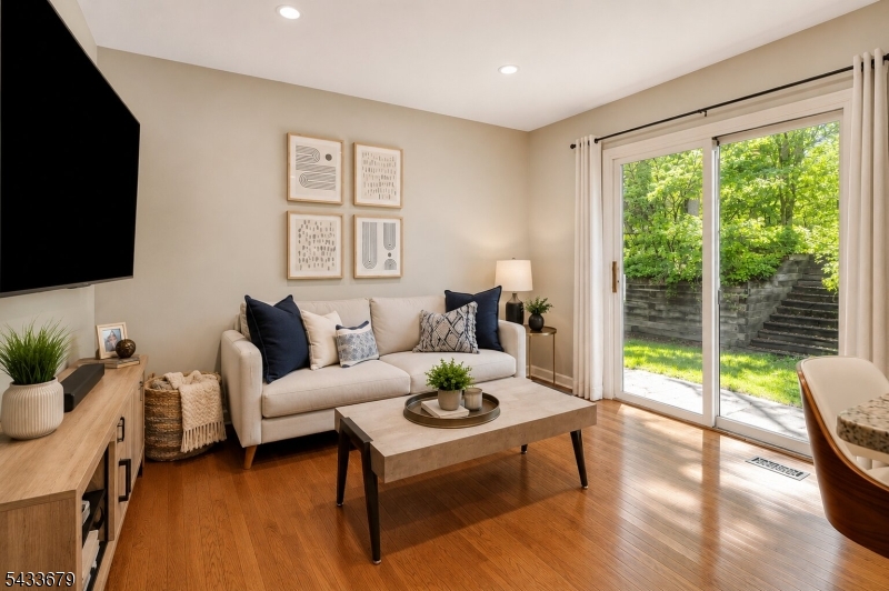7 Newcastle Ct