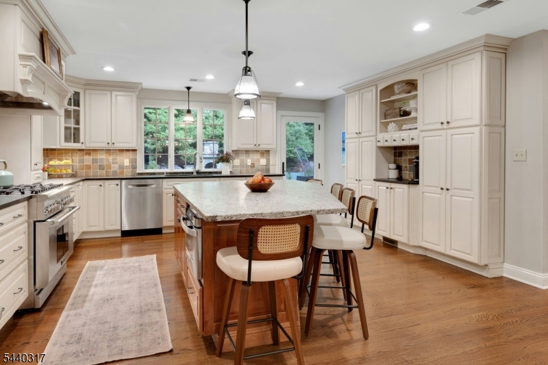 34 Wilcox Dr