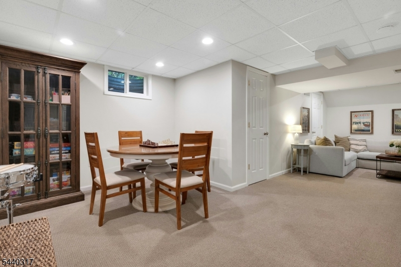 34 Wilcox Dr