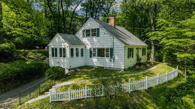 39 Lookout Rd