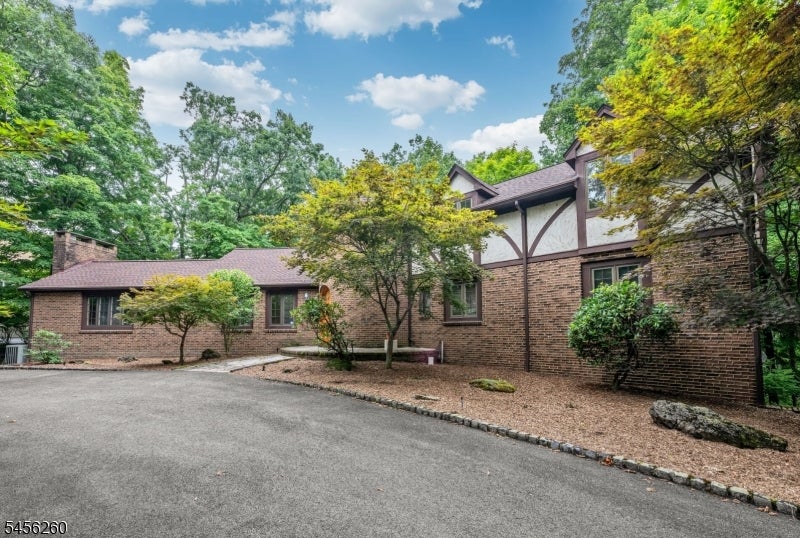 100 Cheyenne Way