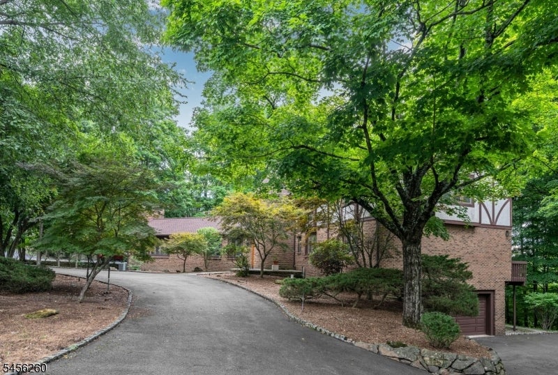 100 Cheyenne Way