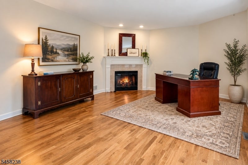 36 Robinhood Dr