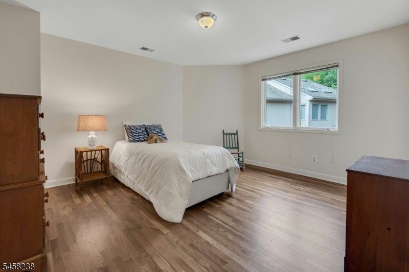 36 Robinhood Dr