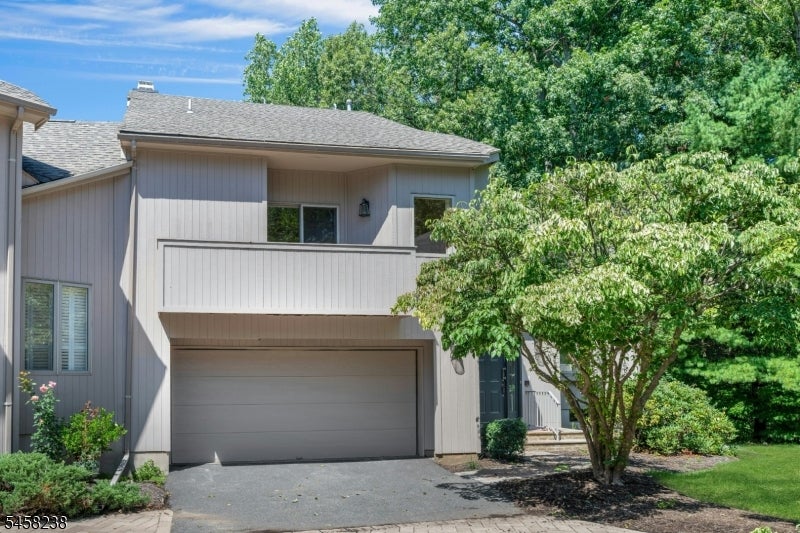 36 Robinhood Dr