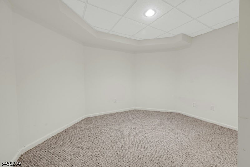 36 Robinhood Dr