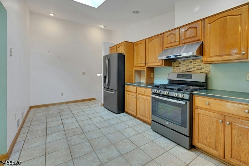 15 Camelot Way