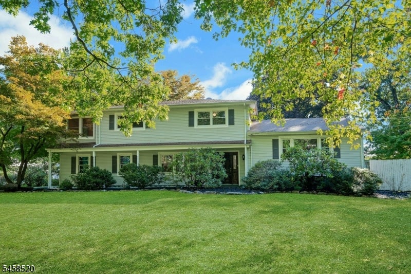 15 Camelot Way