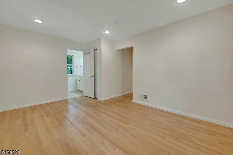15 Camelot Way