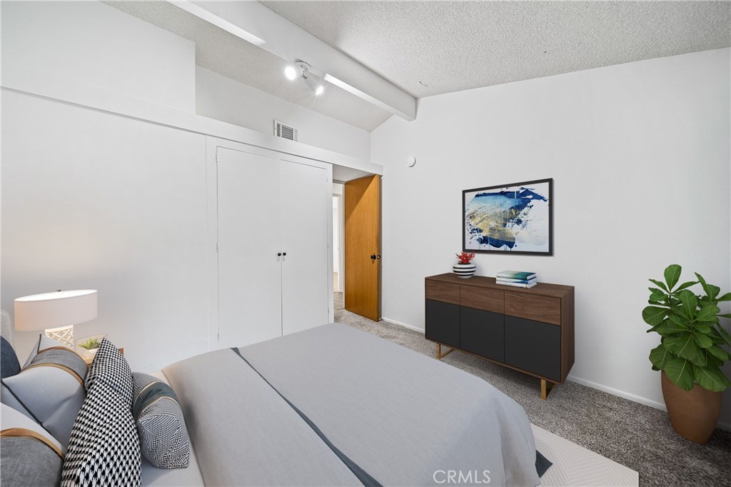 1476 N Indian Hill Boulevard