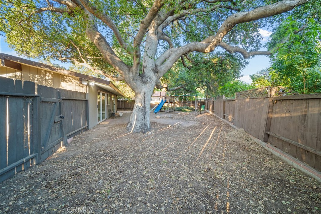 1476 N Indian Hill Boulevard