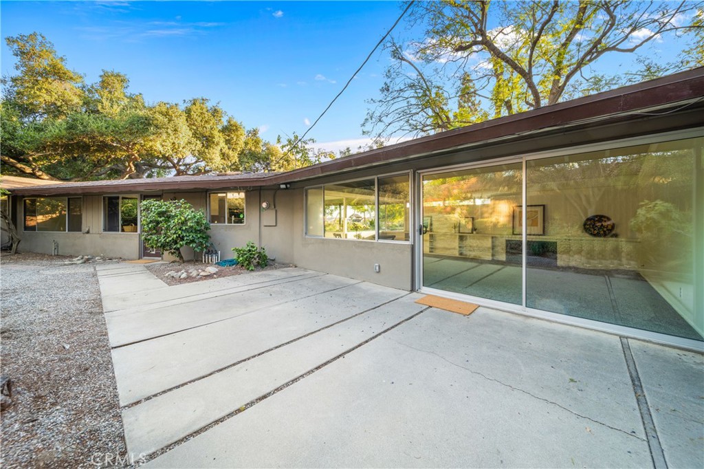 1476 N Indian Hill Boulevard