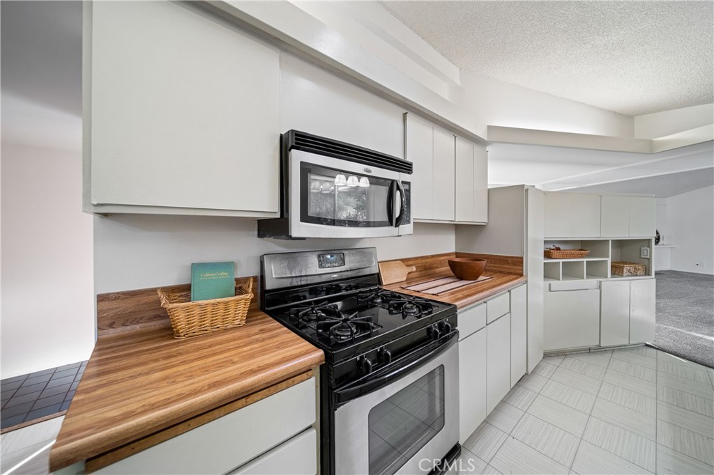 1476 N Indian Hill Boulevard