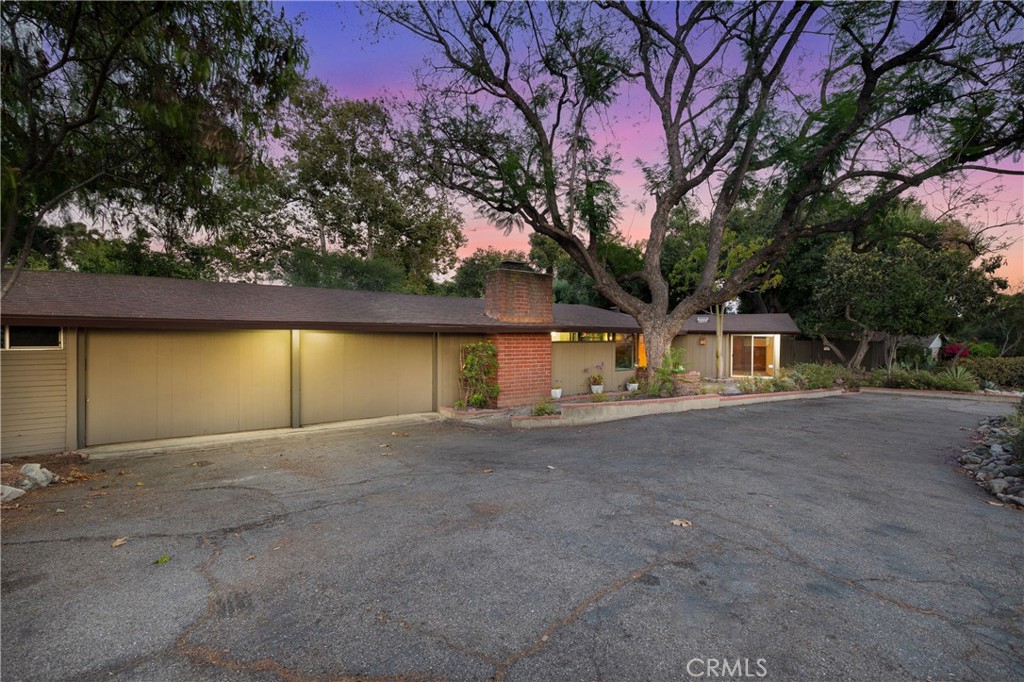 1476 N Indian Hill Boulevard