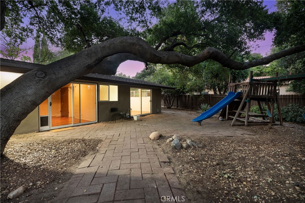 1476 N Indian Hill Boulevard