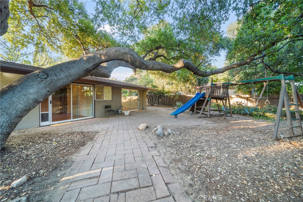 1476 N Indian Hill Boulevard