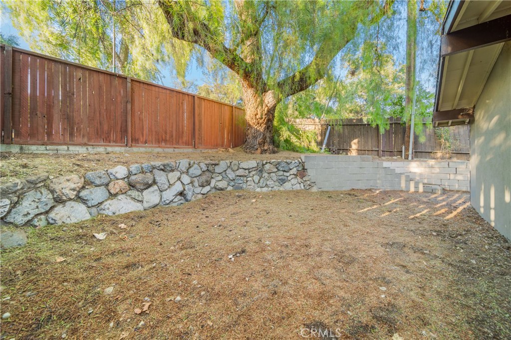 1476 N Indian Hill Boulevard