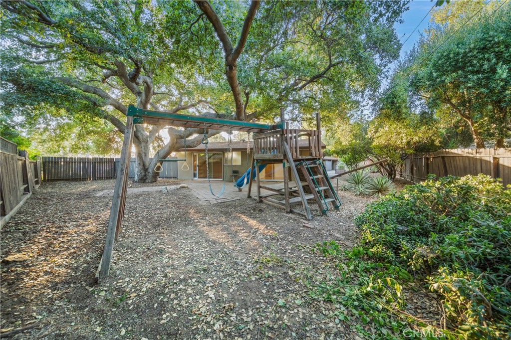 1476 N Indian Hill Boulevard