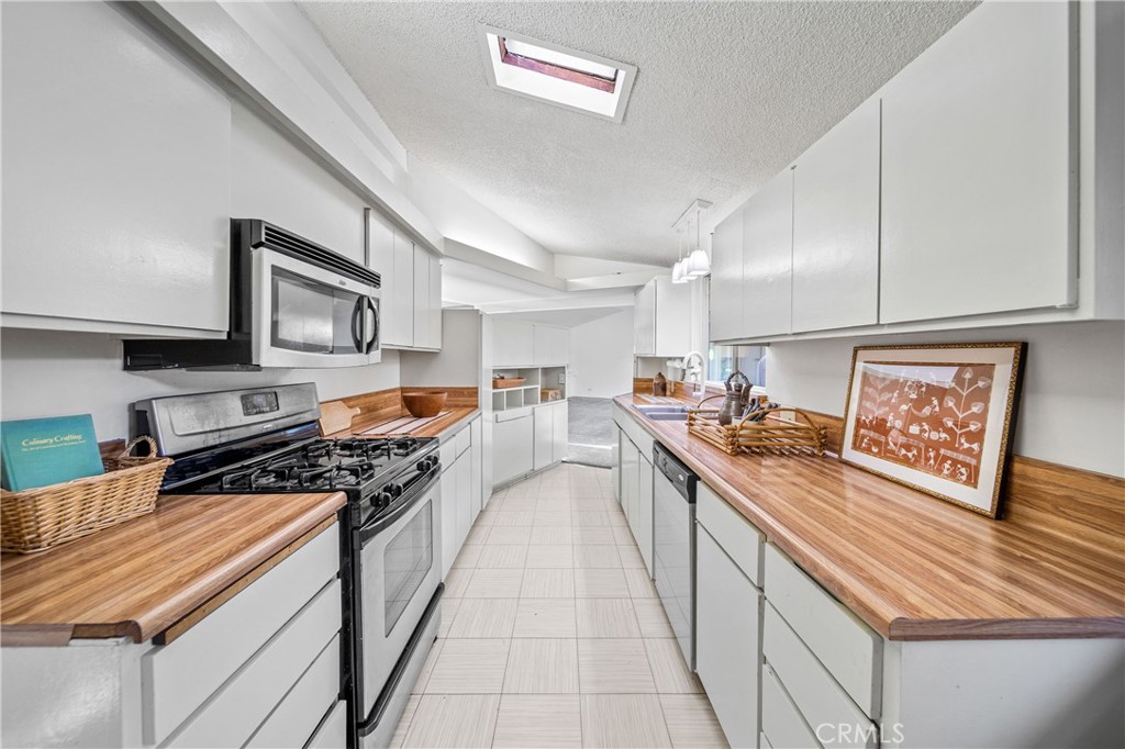 1476 N Indian Hill Boulevard