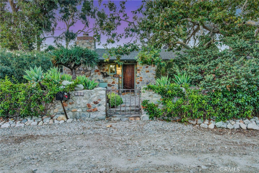 705 E Miramar Avenue