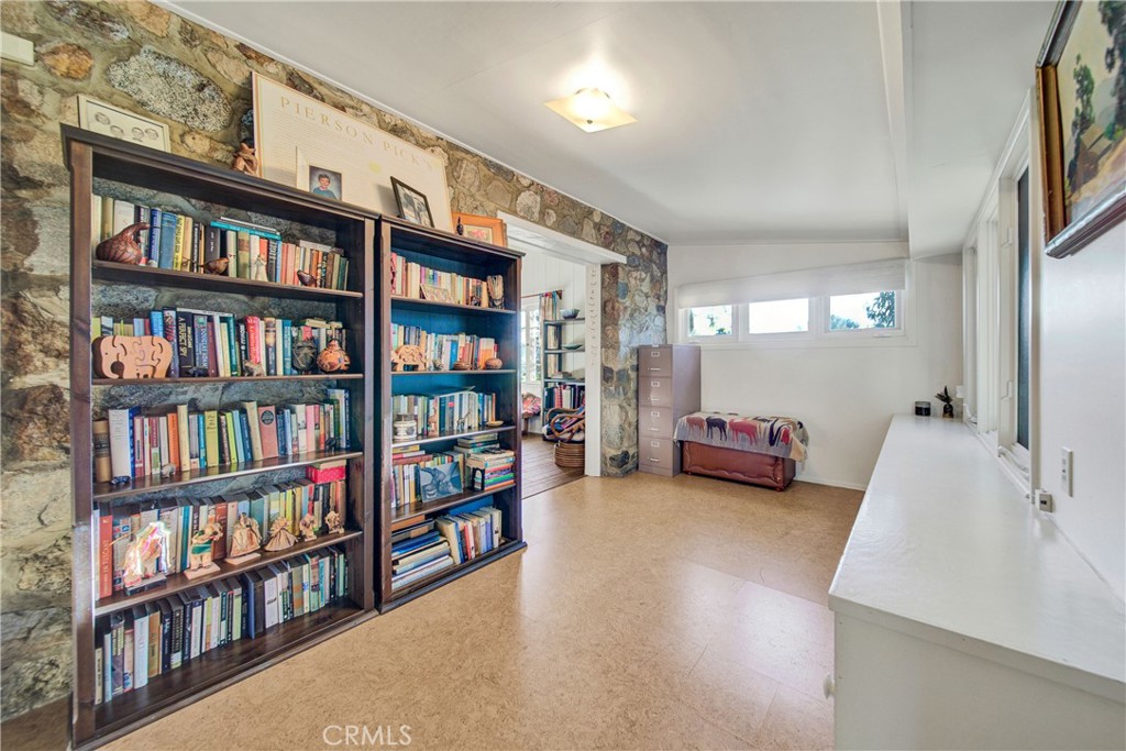 705 E Miramar Avenue