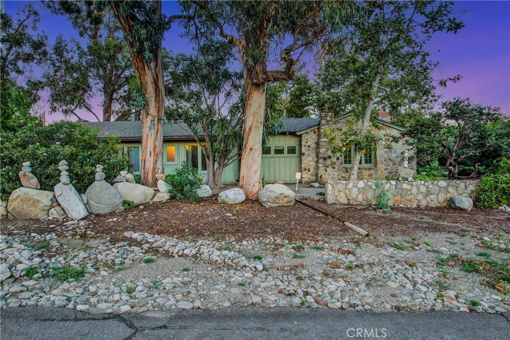 705 E Miramar Avenue