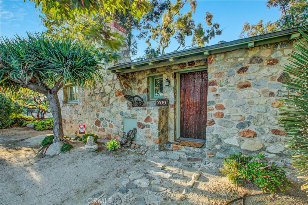 705 E Miramar Avenue