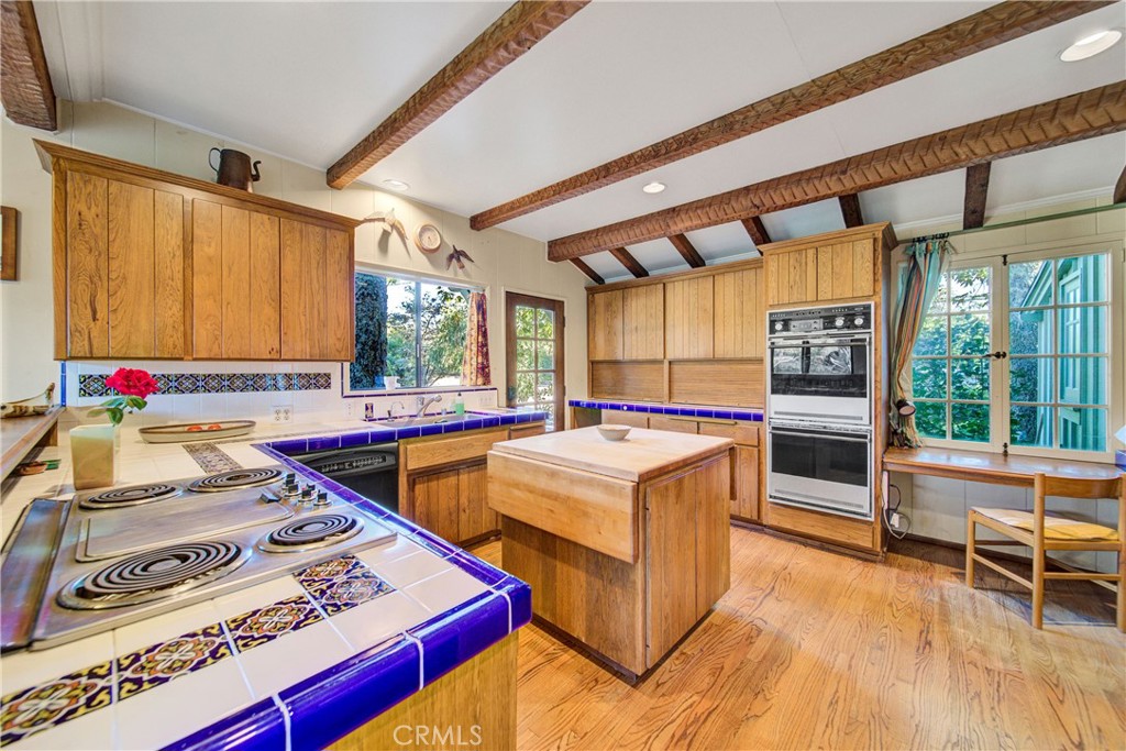 705 E Miramar Avenue