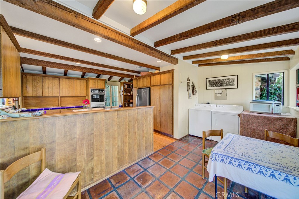 705 E Miramar Avenue