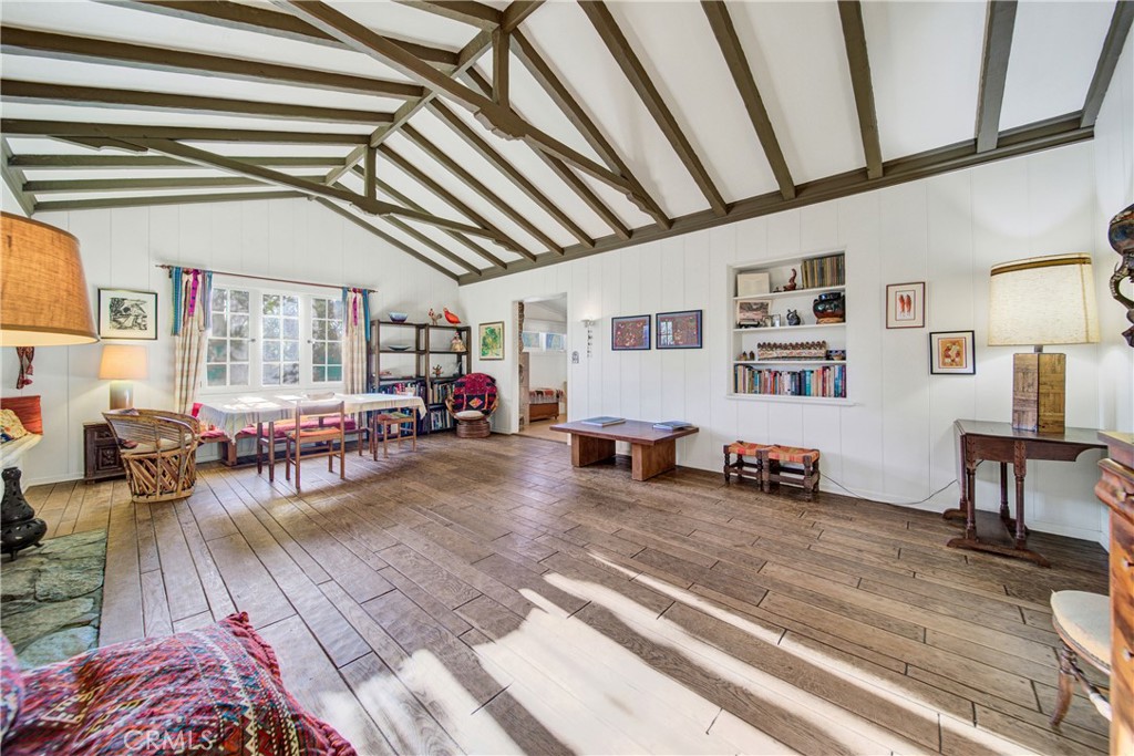 705 E Miramar Avenue