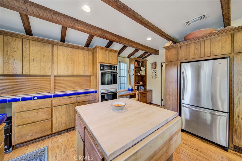 705 E Miramar Avenue