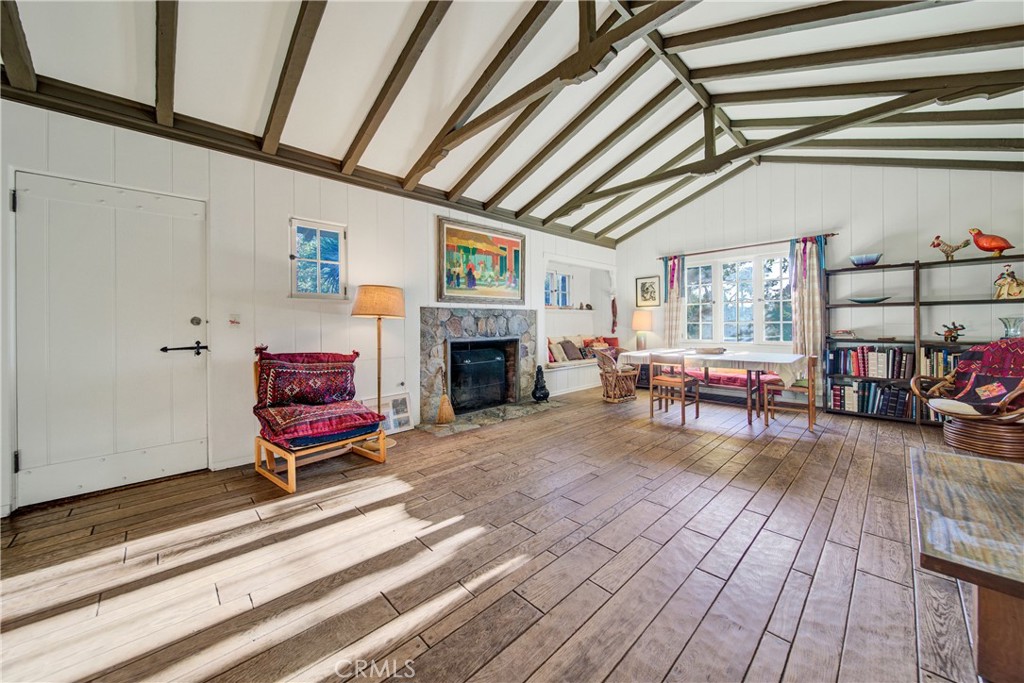 705 E Miramar Avenue