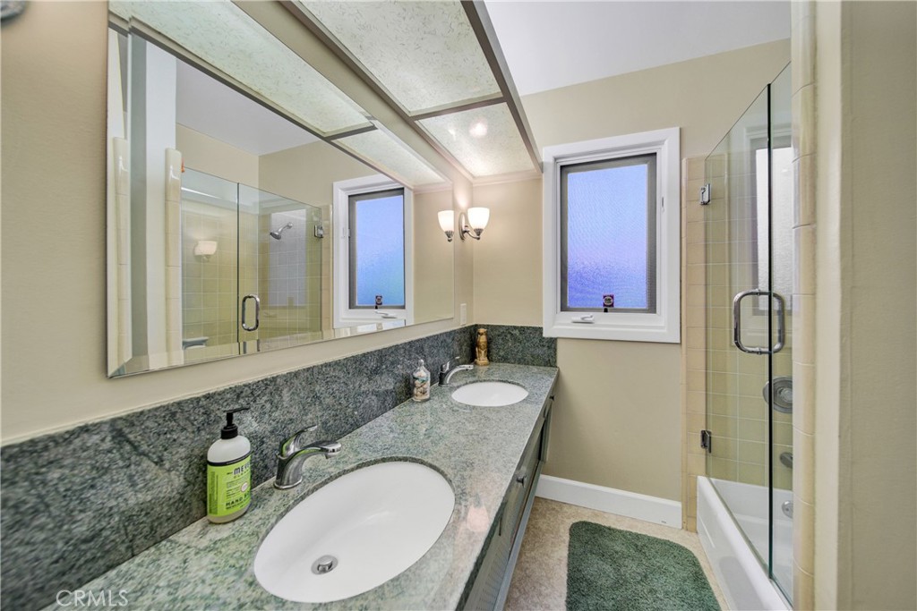 705 E Miramar Avenue