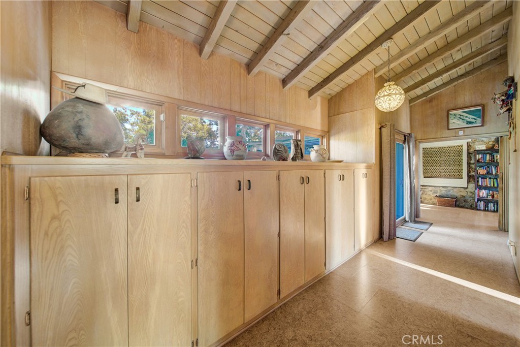 705 E Miramar Avenue