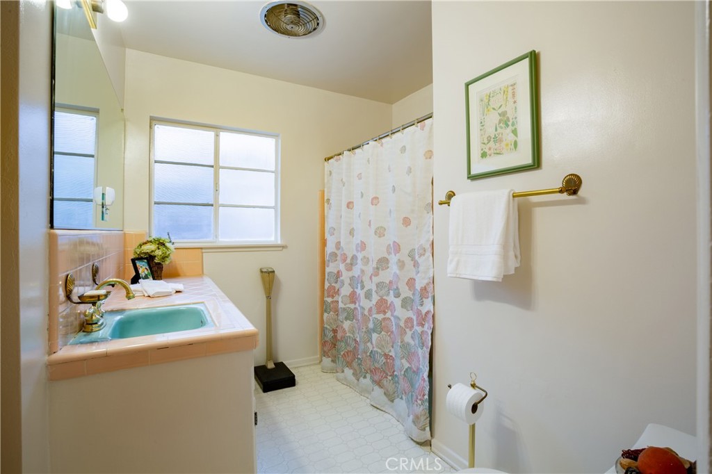 1455 N Mountain Avenue