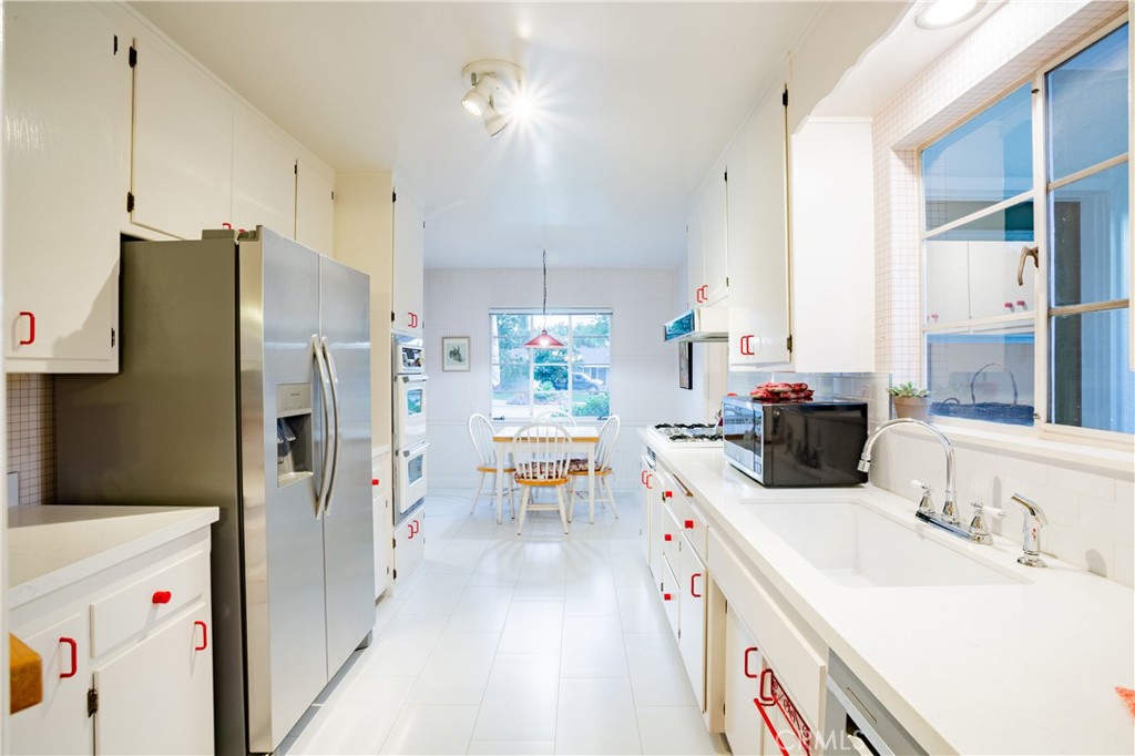 1455 N Mountain Avenue