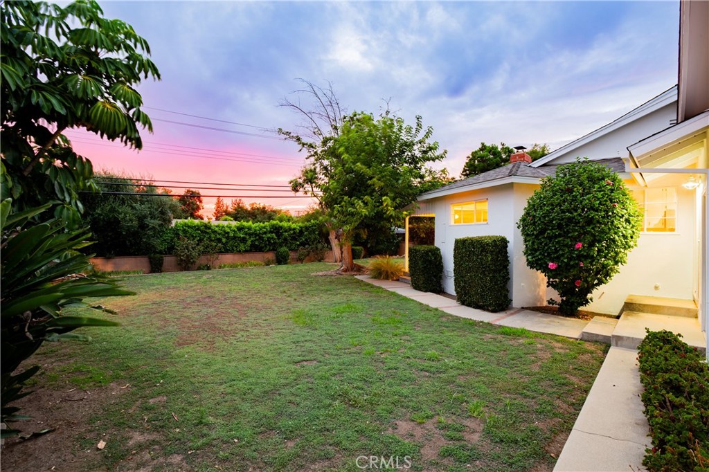 1455 N Mountain Avenue