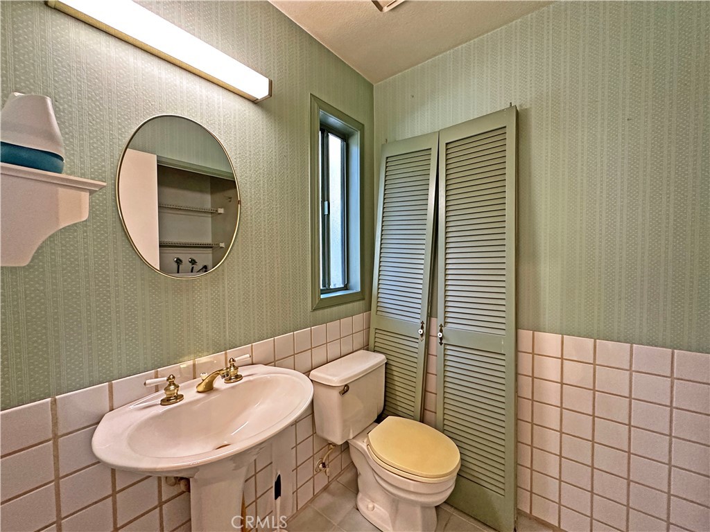 8755 Pine Crest Place