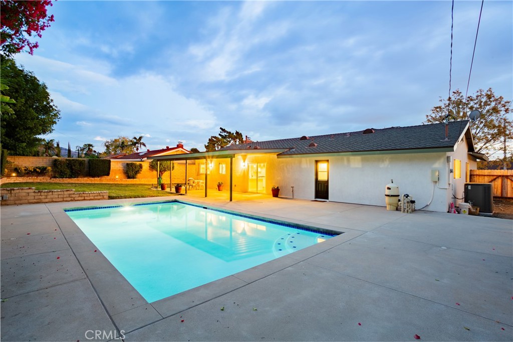 1321 E Cypress Avenue