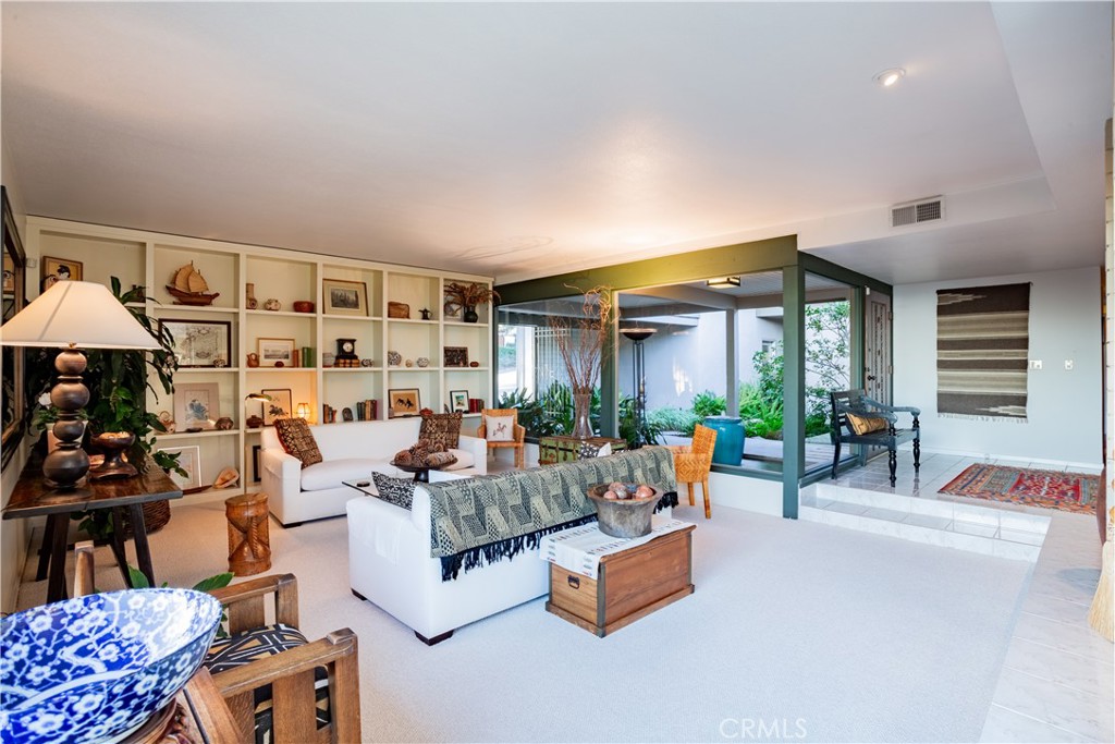 2740 N Mountain Avenue