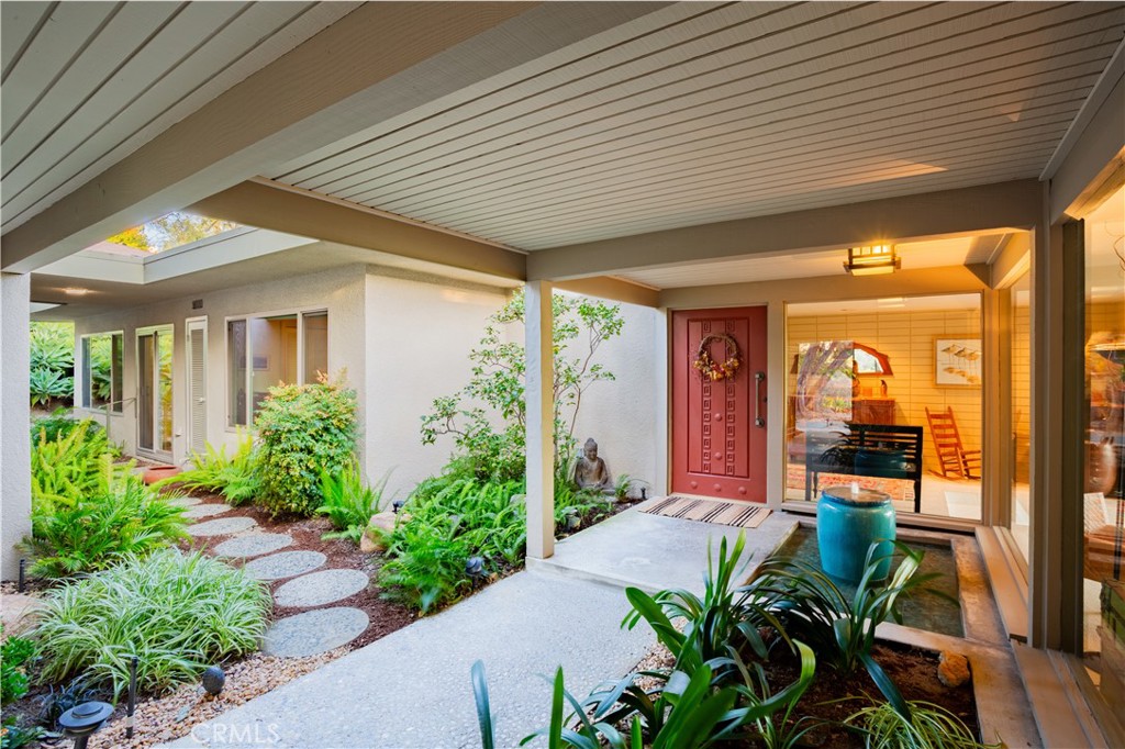 2740 N Mountain Avenue