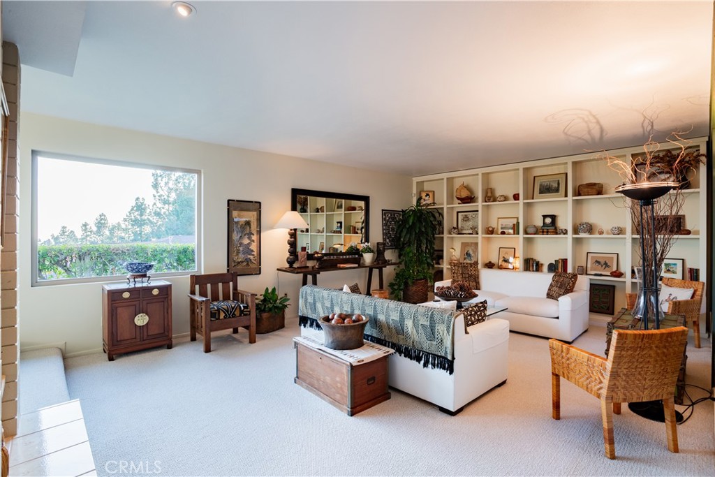 2740 N Mountain Avenue