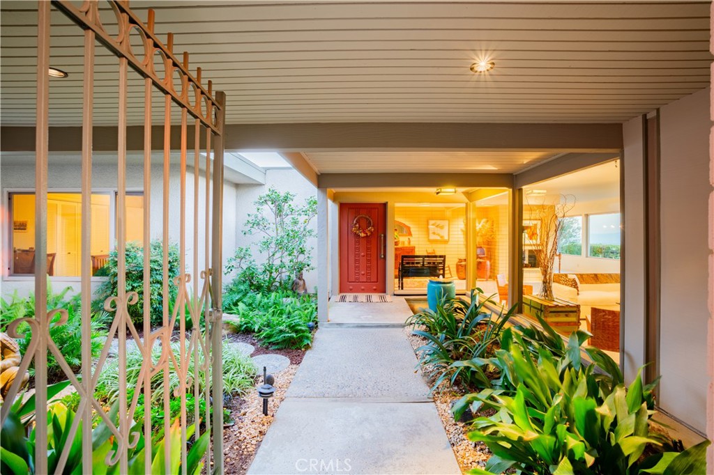 2740 N Mountain Avenue