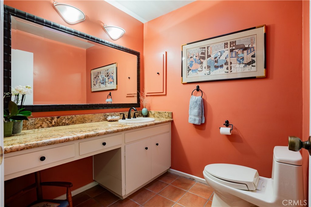 2740 N Mountain Avenue