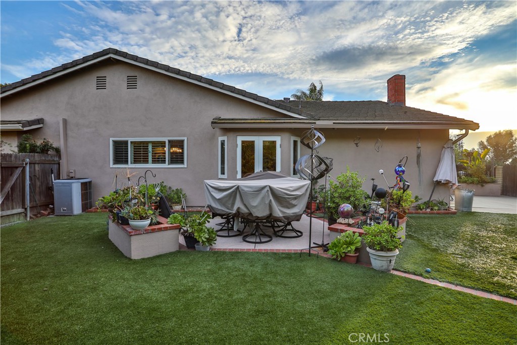 2397 N San Benito Court